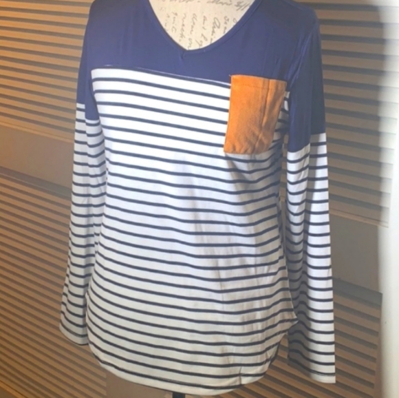 ๐ NEW long sleeve shirt with faux leather - Picture 12 of 12